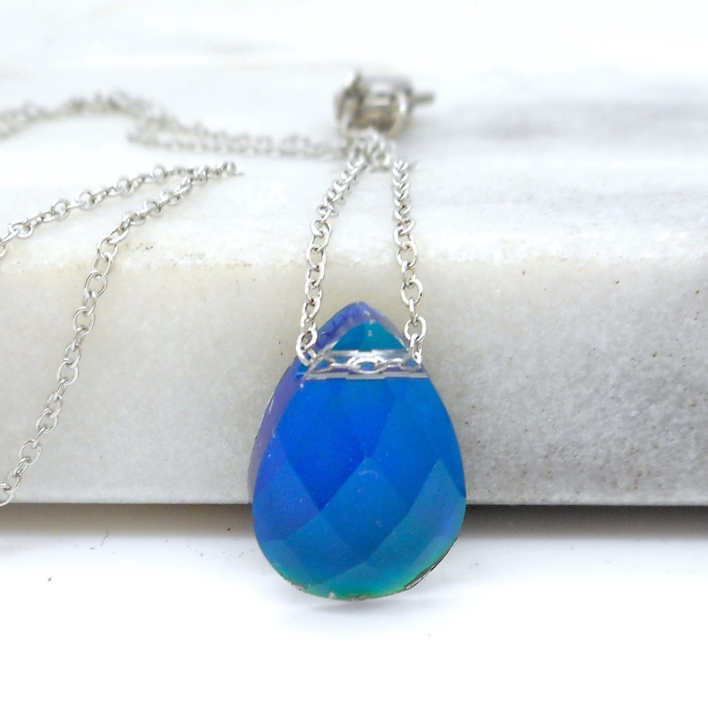 Tear drop 3/4" Pendant Hippie Chic Mood Necklace Locket